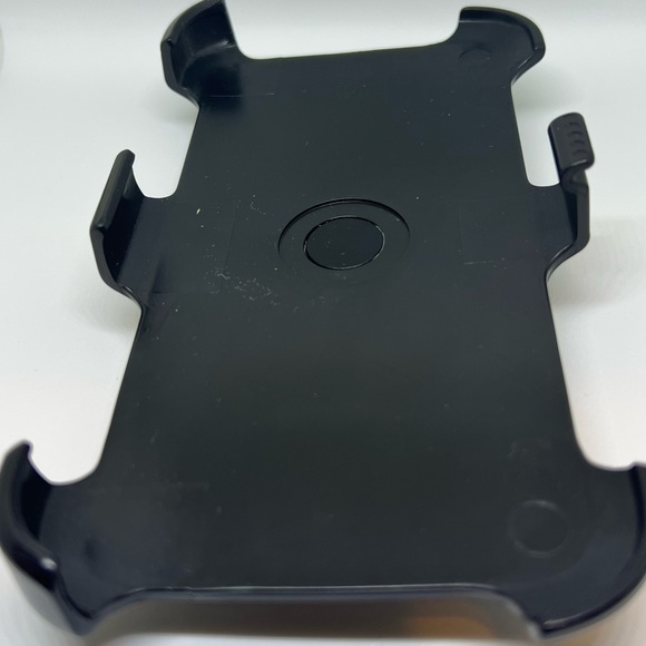 Lot of 3 iPhone 11 cases. 2 new, 1 like new - Picture 5 of 13